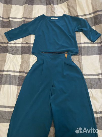 Платье,костюм