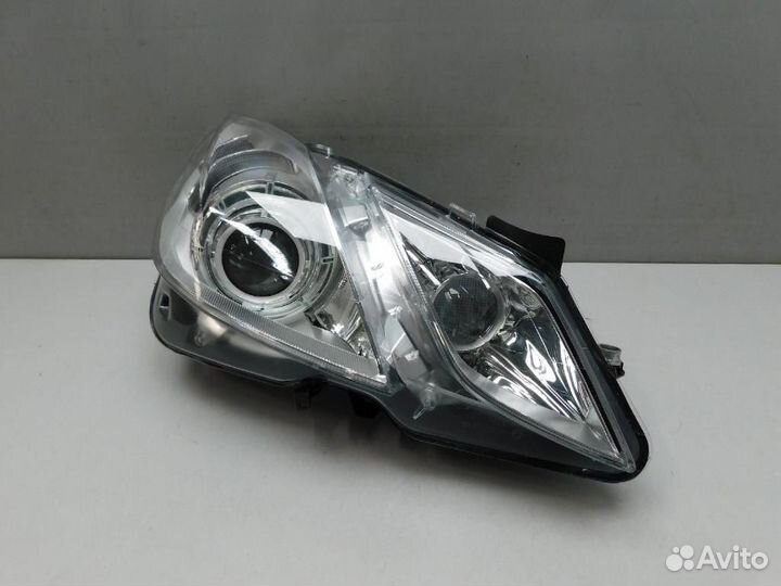 Фара правая Mercedes-Benz E-Class