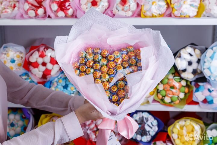 Сладкий свежий букет из суфле и мармелада, набор