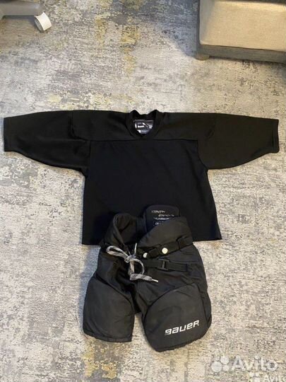 Хоккейные шорты S и свитер со штанами в подарок