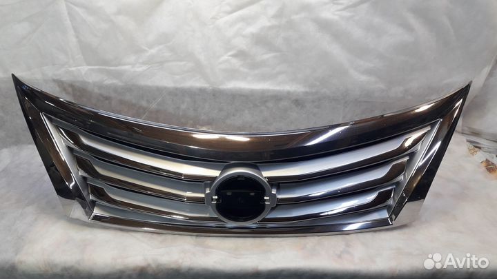 Продам решетку радиатора nissan teana L33
