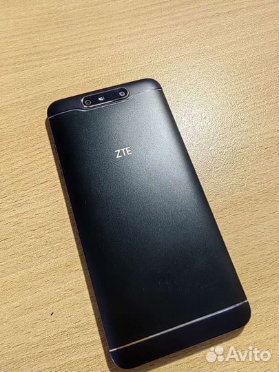 Телефон ZTE