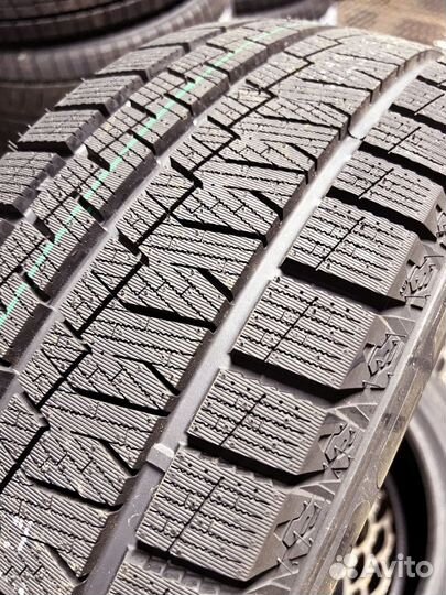Kapsen SnowShoes AW33 255/50 R20 132T