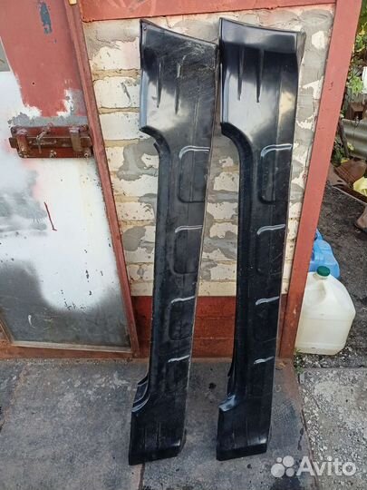 Накладки на пороги нива