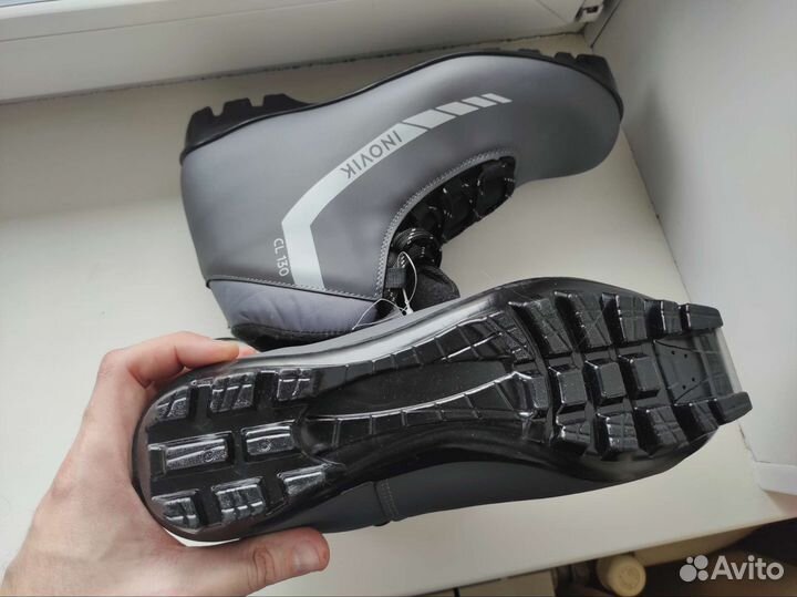 Новые лыжные ботинки 42