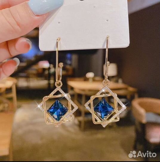 Серьги стильные