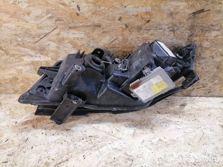 Фара правая ксенон Honda Accord 7