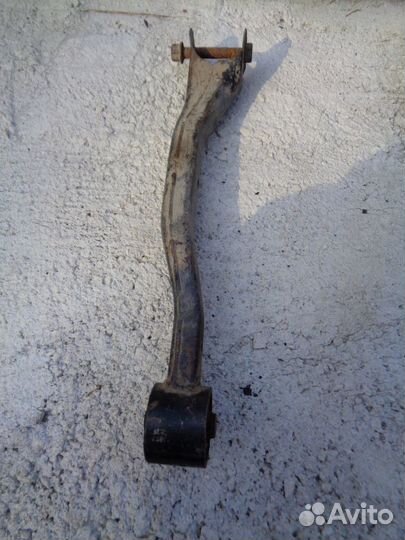 Митсубиси Паджеро 3 и 4. Рычаг задний продольный L