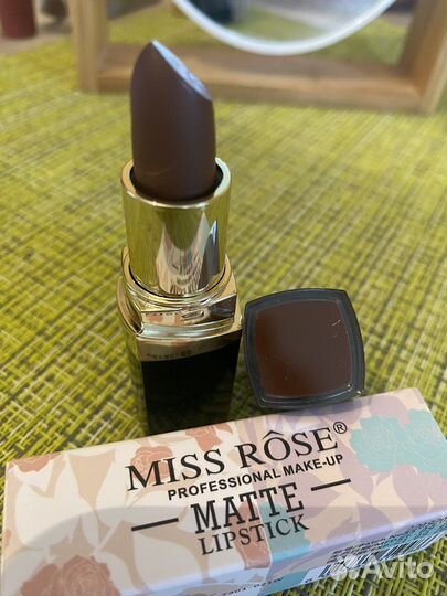 Губная помада, матовая