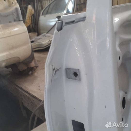 Задняя правая дверь skoda rapid