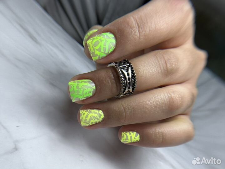 Нужна модель на маникюр