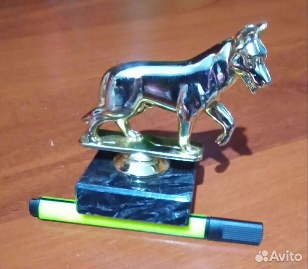 Кубки награды статуэтки товары для собак