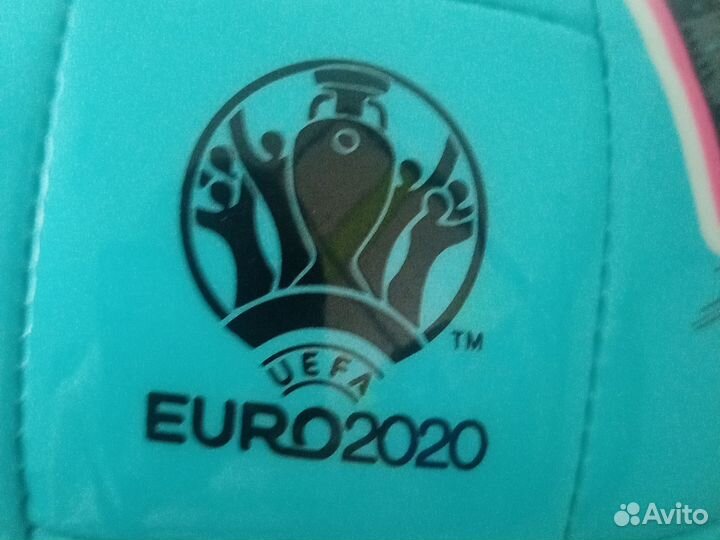 Футбольный мяч adidas