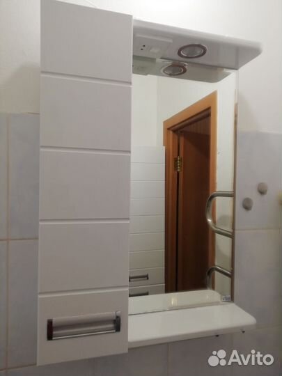 Полка с зеркалом, п