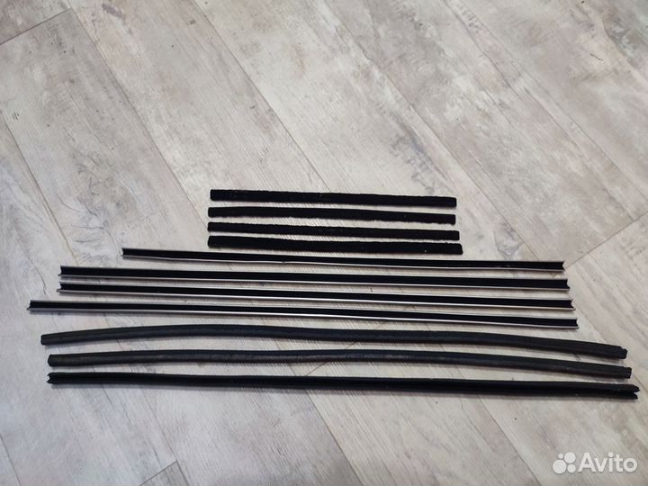 Направляющие для дверей