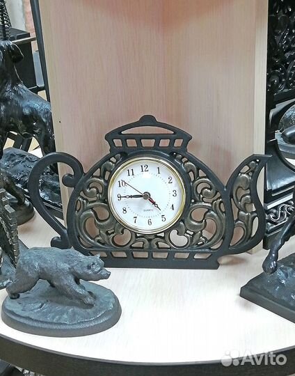 Художественное литье настенные часы 