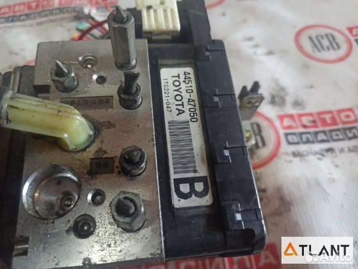 Блок abs toyota prius