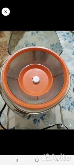 Соковыжималка центробежная