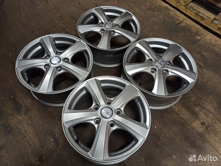 Диски 15 5х114,3 ET53 темные из Японии