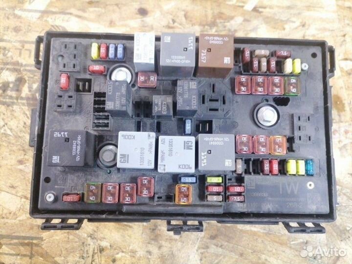 Блок предохранителей Opel Astra J A14NET 2013