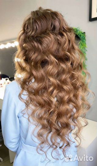 Модель на макияж, локоны и укладки