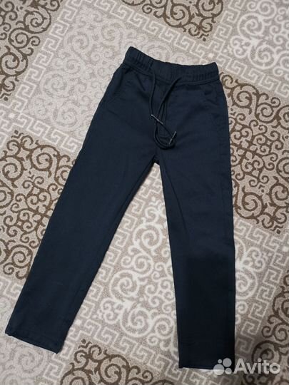 Рубашки и брюки на мальчика р-р 104-110