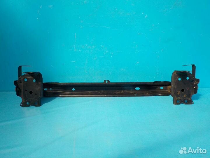 Усилитель переднего бампера volkswagen Touareg 200