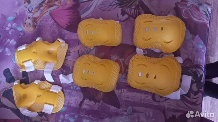 Роликовые коньки детские, экипировка и шлем