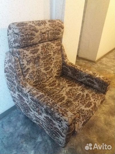 Продам холодильник, кресло, телевизор, консоль
