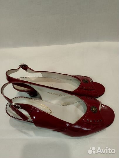 Винтажные ретро босоножки Югославия красные