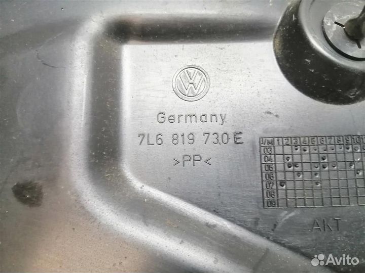 Накладка (кузов наружные) VW Touareg 2002-2010