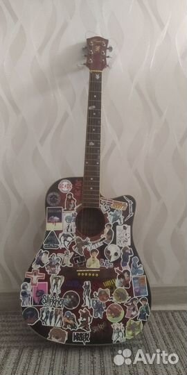 Акустическая гитара