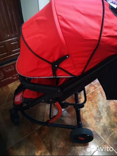 Прогулочная коляска