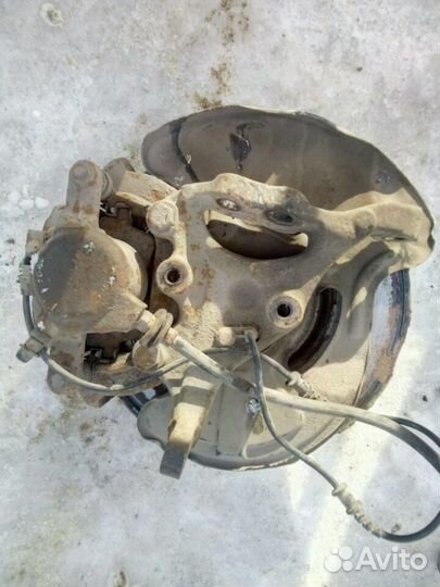 Кулак поворотный передний левый mercedes w203 w204