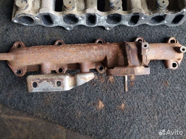 Коллектора впуск, выпуск SsangYong actyon 2 л TDI