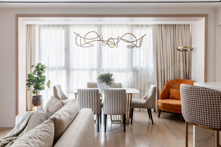 3-к. квартира, 102 м², 3/14 эт.