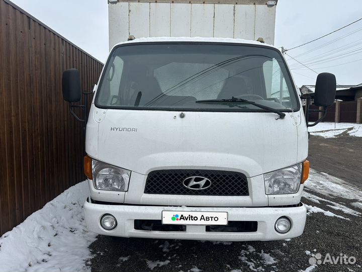 Изотермический фургон Hyundai HD78, 2011