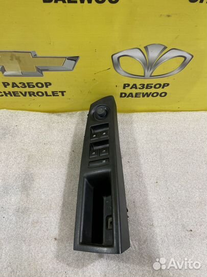 Блок кнопок стеклоподъемников Шевроле cruze
