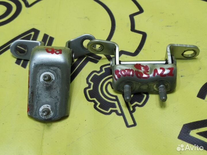 Петли двери задние правые Toyota Vista ZZV50