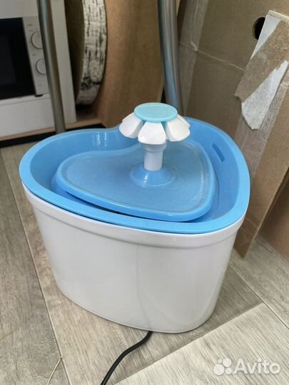 Фонтан поилка для кошек