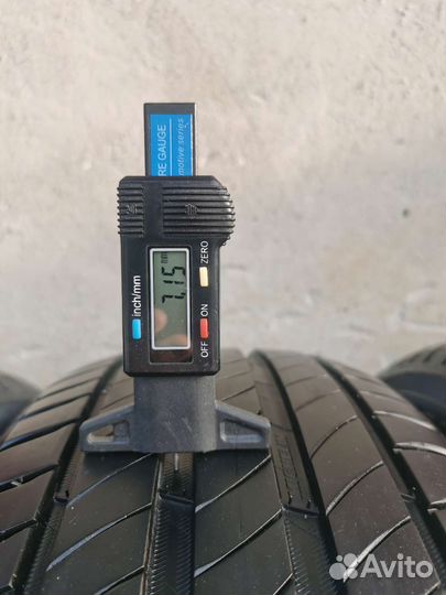 Michelin Primacy 4 215/65 R16