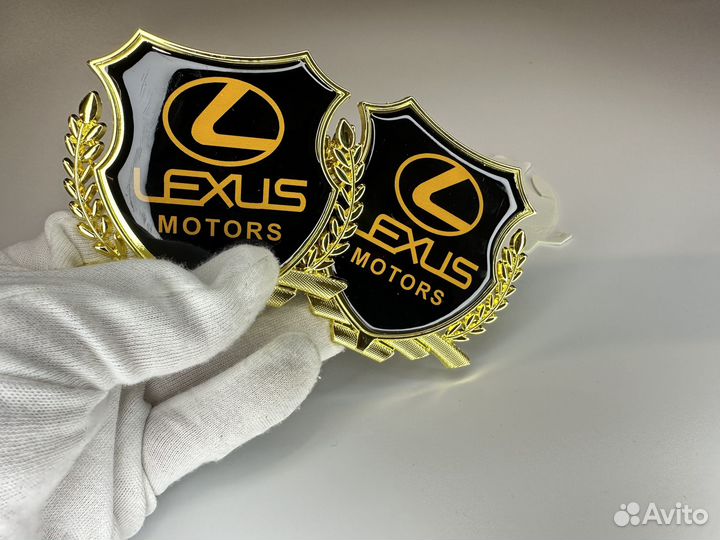 Эмблема Lexus 2 штуки