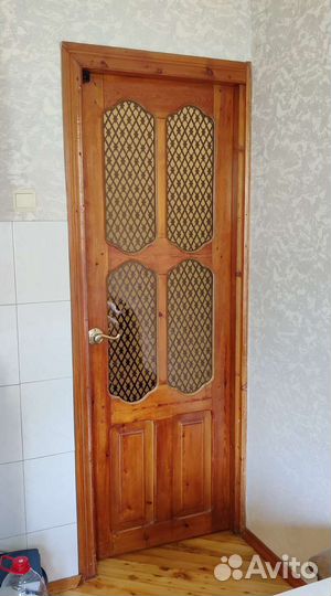 Двери межкомнатные из массива