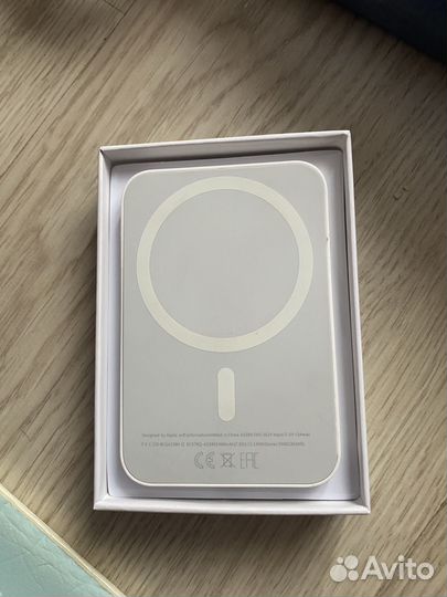 Повербанк apple magsafe