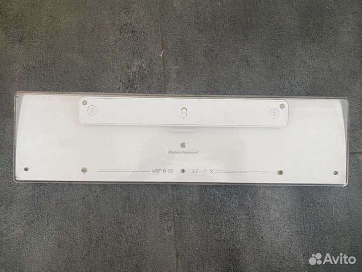 Сломана Bluetooth клавиатура Apple A1016