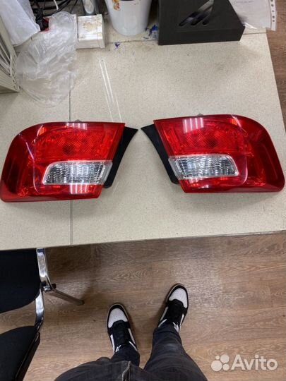 Фонарь задний левый, правый Toyota Camry V50