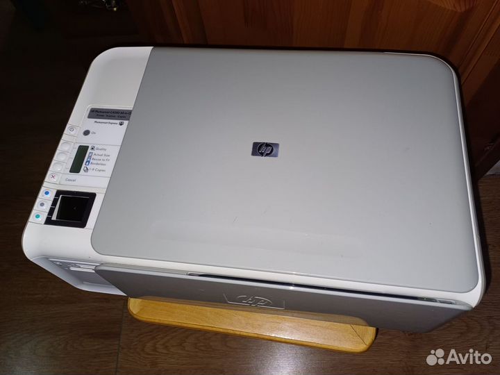 Цветной струйный принтер со сканером