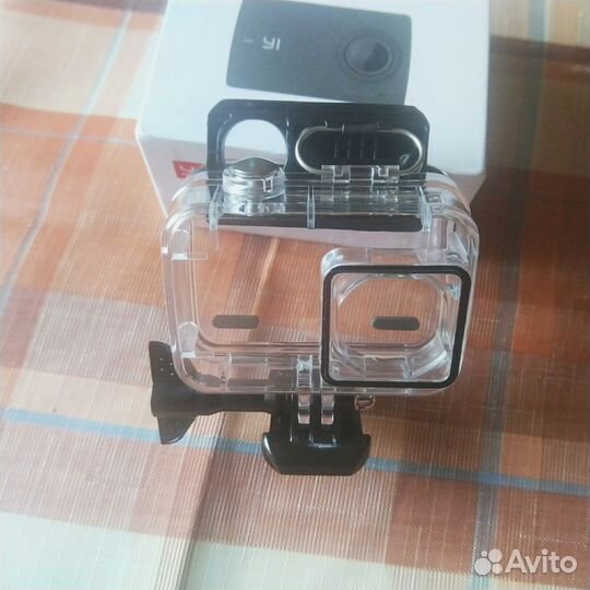 Новая Yi Discovery Action Camera с боксом