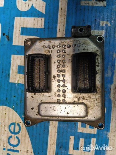 Блок управ. двигателем Opel Zafira B A05 05-15