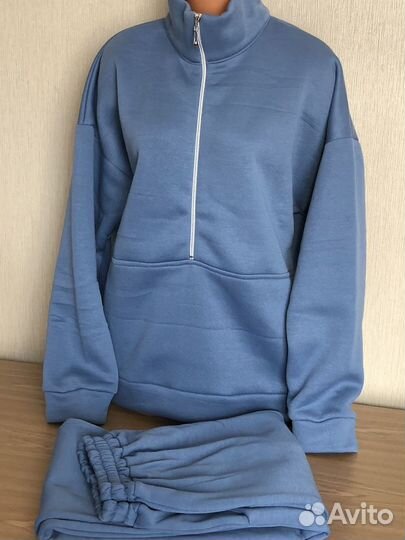 Спортивный костюм женский